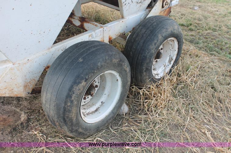 image for item I7870 Willmar 500 dry spreader