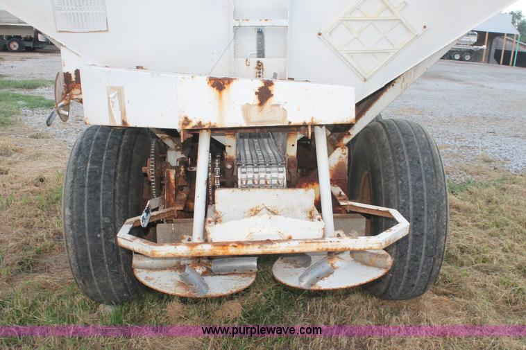 image for item I7871 Willmar Narrow Track 600 dry spreader