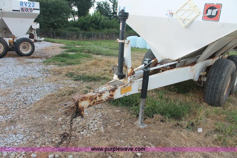 image for item I7871 Willmar Narrow Track 600 dry spreader