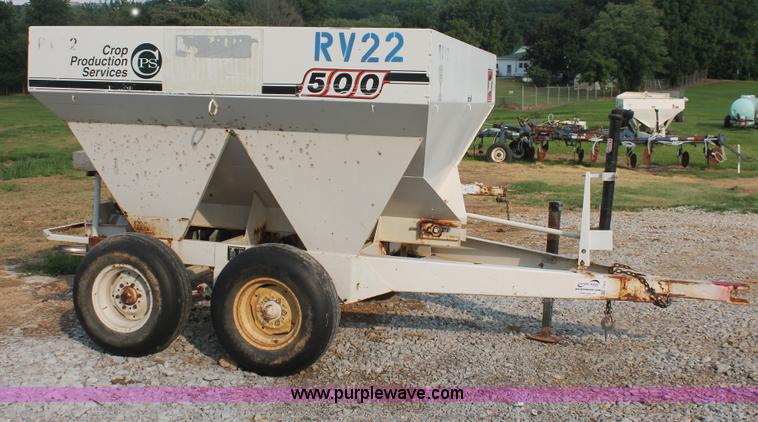 image for item I7872 Willmar 500 dry spreader