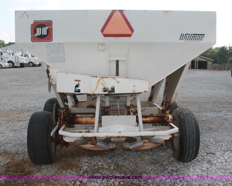 image for item I7872 Willmar 500 dry spreader