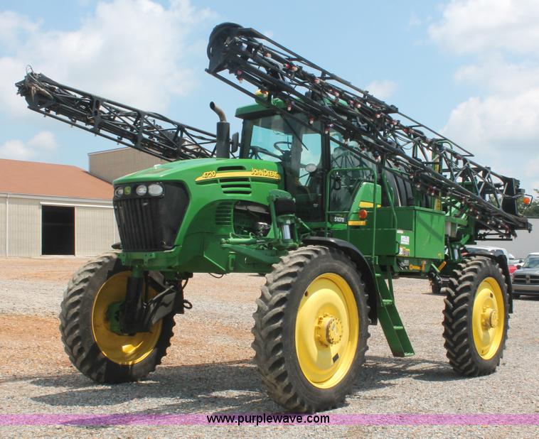 2005 John Deere 4720 selfpropelled sprayer in Hardin, KY Item I7879