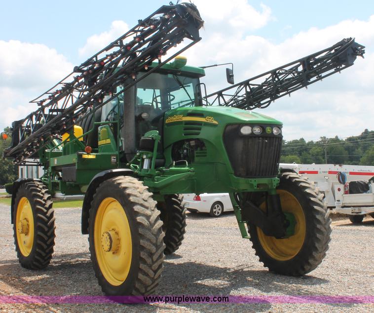 image for item I7879 2005 John Deere 4720 self-propelled sprayer