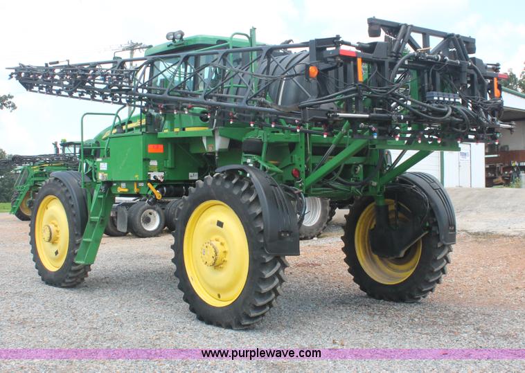image for item I7879 2005 John Deere 4720 self-propelled sprayer