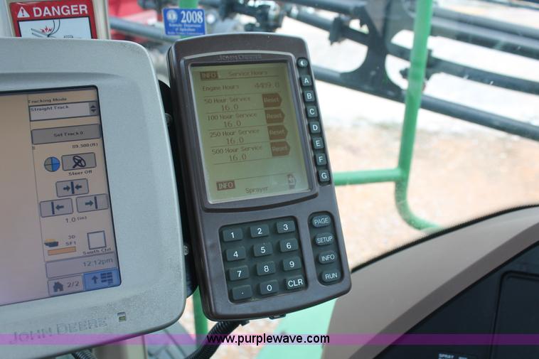 image for item I7879 2005 John Deere 4720 self-propelled sprayer