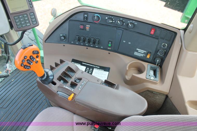 image for item I7879 2005 John Deere 4720 self-propelled sprayer