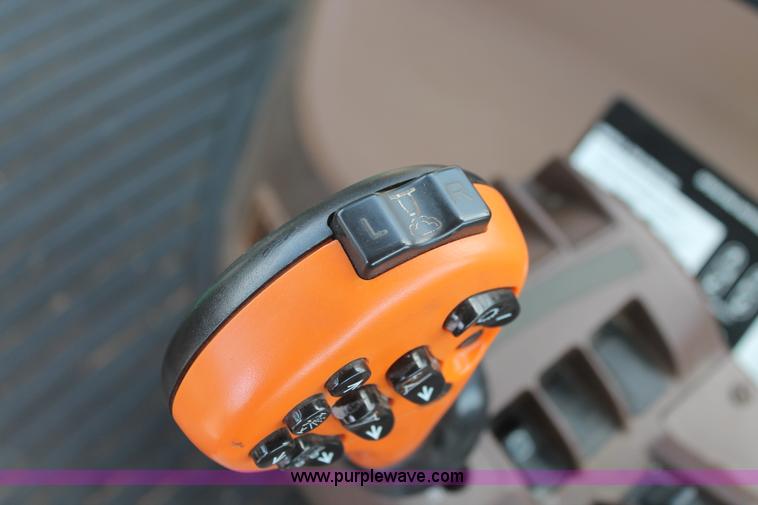 image for item I7879 2005 John Deere 4720 self-propelled sprayer