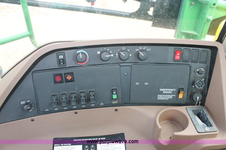 image for item I7879 2005 John Deere 4720 self-propelled sprayer