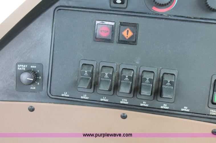 image for item I7879 2005 John Deere 4720 self-propelled sprayer