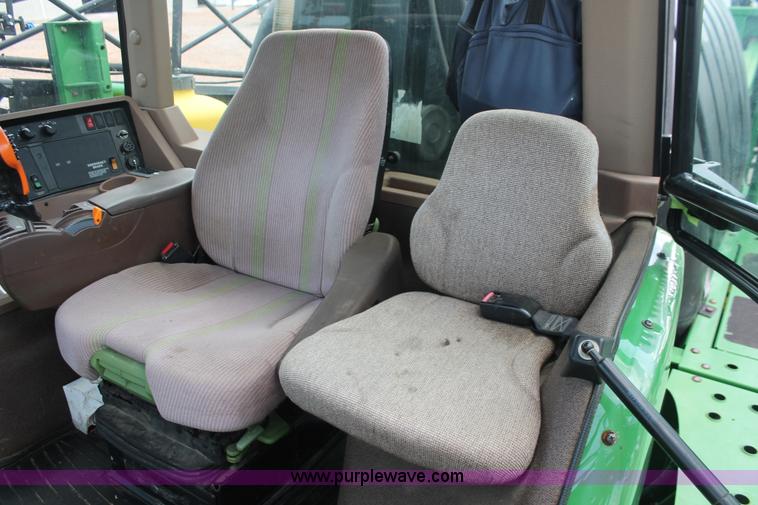 image for item I7879 2005 John Deere 4720 self-propelled sprayer