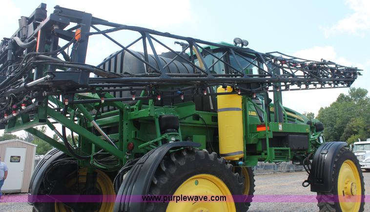image for item I7879 2005 John Deere 4720 self-propelled sprayer