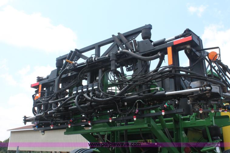 image for item I7879 2005 John Deere 4720 self-propelled sprayer