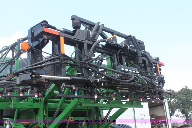 image for item I7879 2005 John Deere 4720 self-propelled sprayer