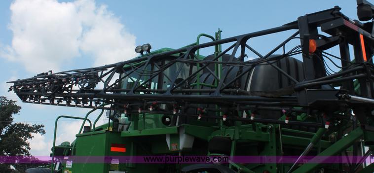 image for item I7879 2005 John Deere 4720 self-propelled sprayer