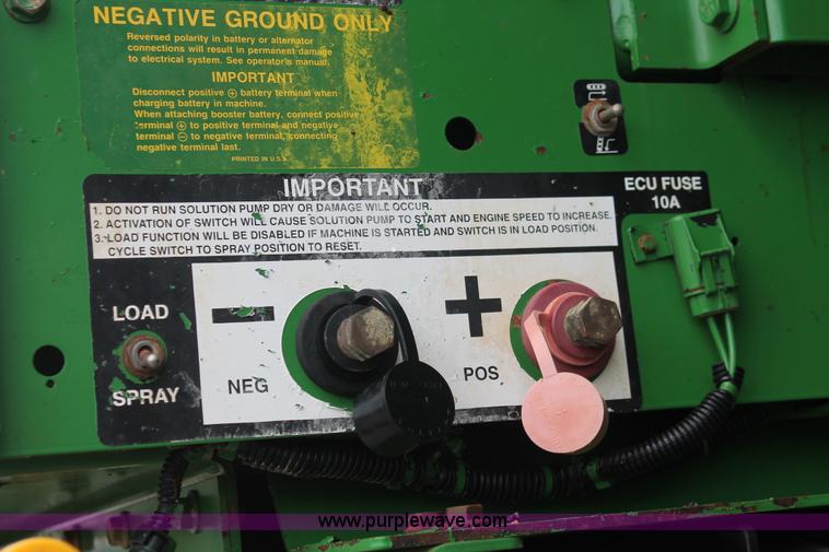 image for item I7879 2005 John Deere 4720 self-propelled sprayer