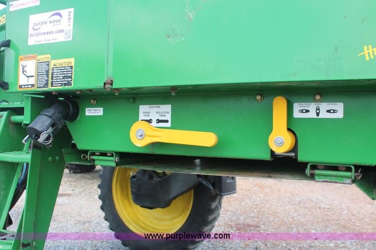 image for item I7879 2005 John Deere 4720 self-propelled sprayer