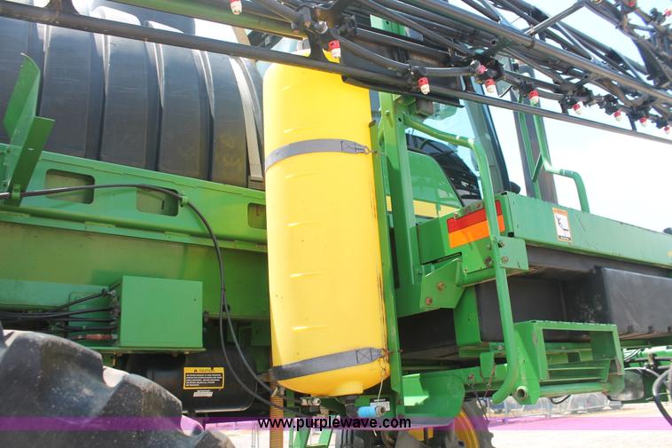 image for item I7879 2005 John Deere 4720 self-propelled sprayer