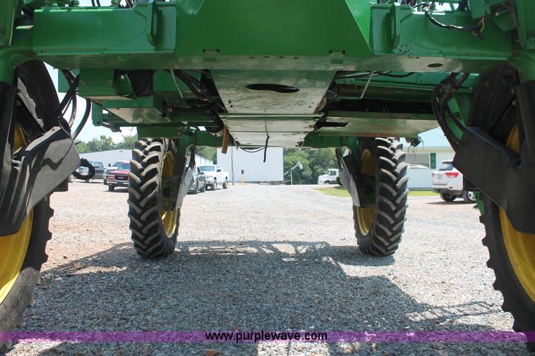 image for item I7879 2005 John Deere 4720 self-propelled sprayer