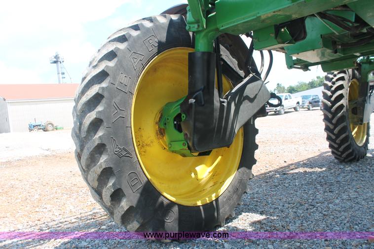 image for item I7879 2005 John Deere 4720 self-propelled sprayer