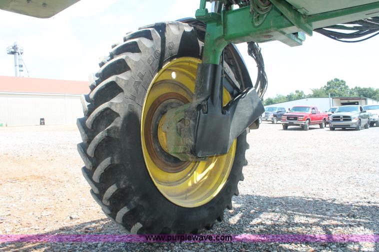image for item I7879 2005 John Deere 4720 self-propelled sprayer
