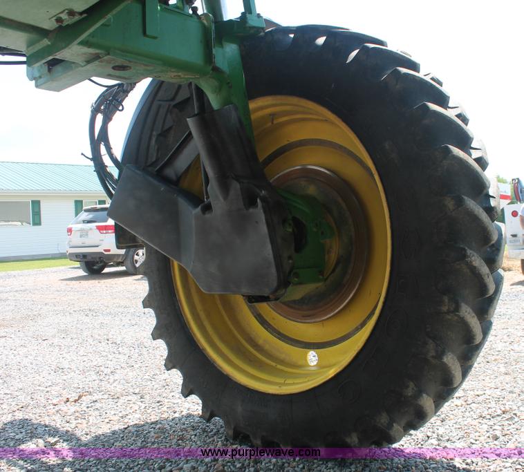 image for item I7879 2005 John Deere 4720 self-propelled sprayer