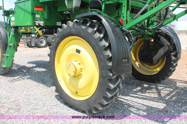 image for item I7879 2005 John Deere 4720 self-propelled sprayer