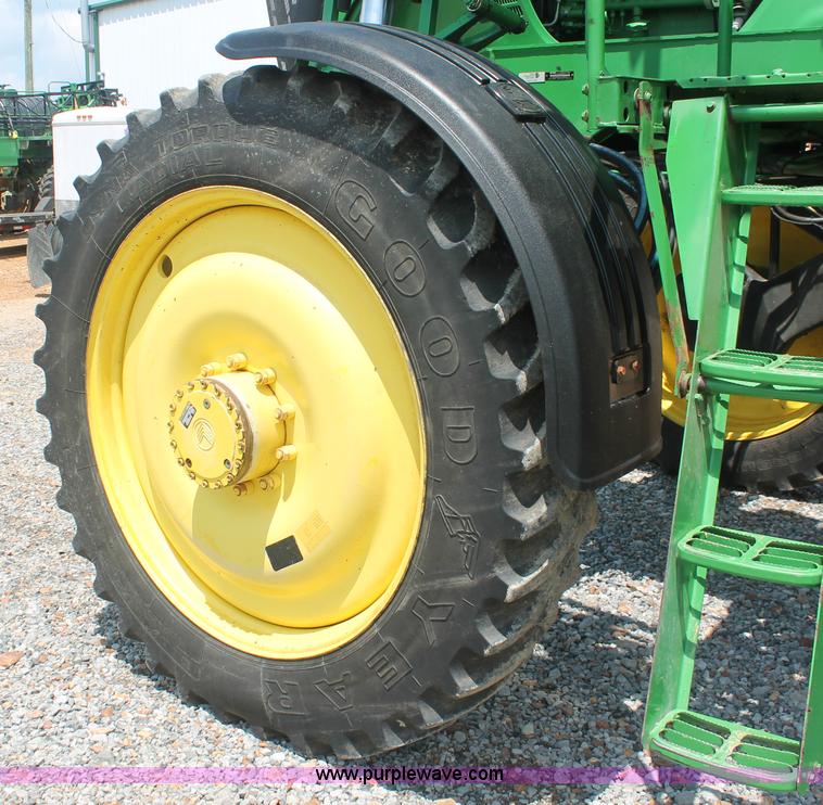 image for item I7879 2005 John Deere 4720 self-propelled sprayer
