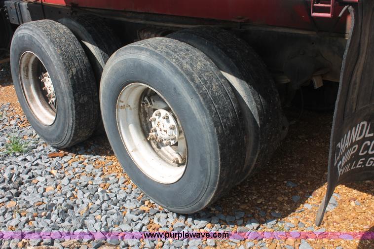 image for item I7880 1982 White tender truck