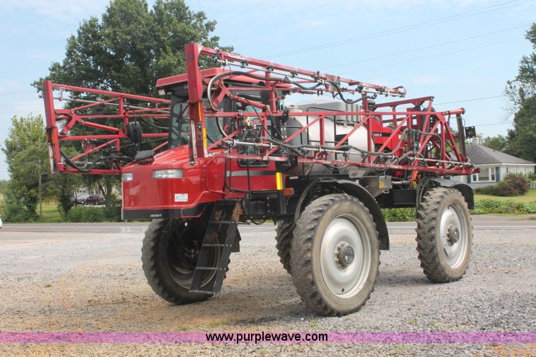 image for item I7882 2005 Case IH SPX3310 Patriot self-propelled sprayer