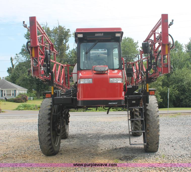 image for item I7882 2005 Case IH SPX3310 Patriot self-propelled sprayer