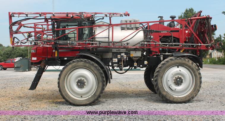 image for item I7882 2005 Case IH SPX3310 Patriot self-propelled sprayer