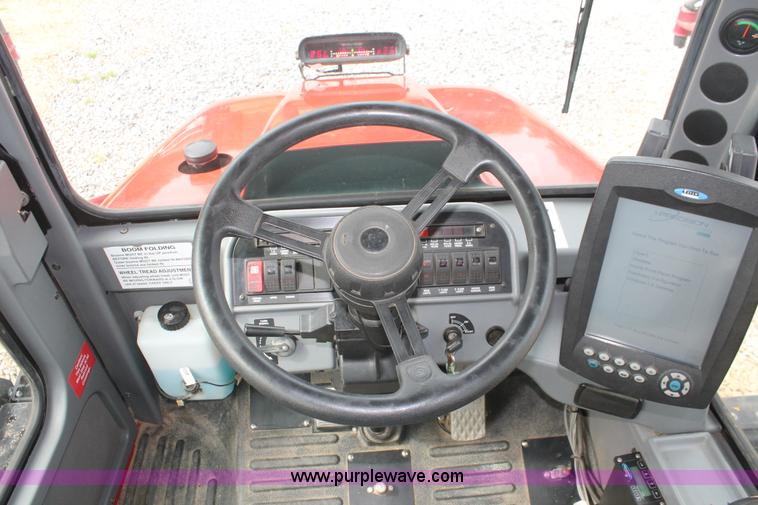 image for item I7882 2005 Case IH SPX3310 Patriot self-propelled sprayer