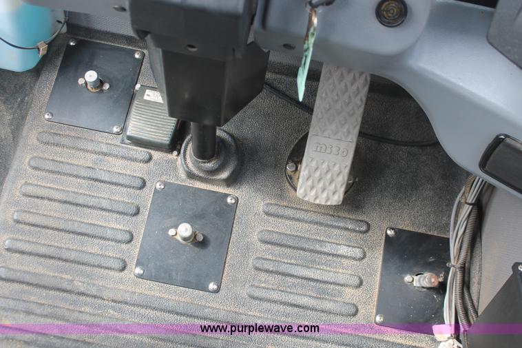 image for item I7882 2005 Case IH SPX3310 Patriot self-propelled sprayer