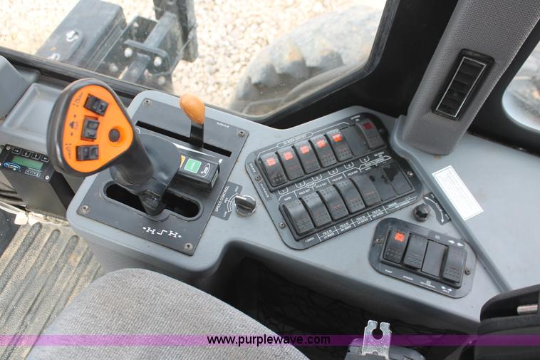 image for item I7882 2005 Case IH SPX3310 Patriot self-propelled sprayer