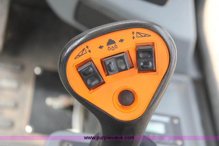 image for item I7882 2005 Case IH SPX3310 Patriot self-propelled sprayer