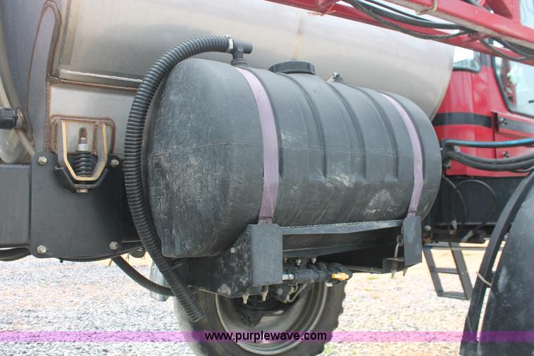 image for item I7882 2005 Case IH SPX3310 Patriot self-propelled sprayer