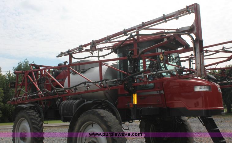 image for item I7882 2005 Case IH SPX3310 Patriot self-propelled sprayer