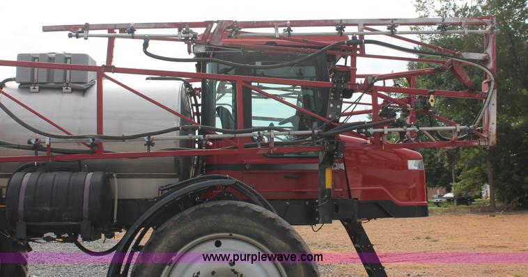 image for item I7882 2005 Case IH SPX3310 Patriot self-propelled sprayer