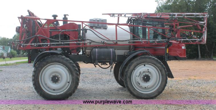 image for item I7882 2005 Case IH SPX3310 Patriot self-propelled sprayer
