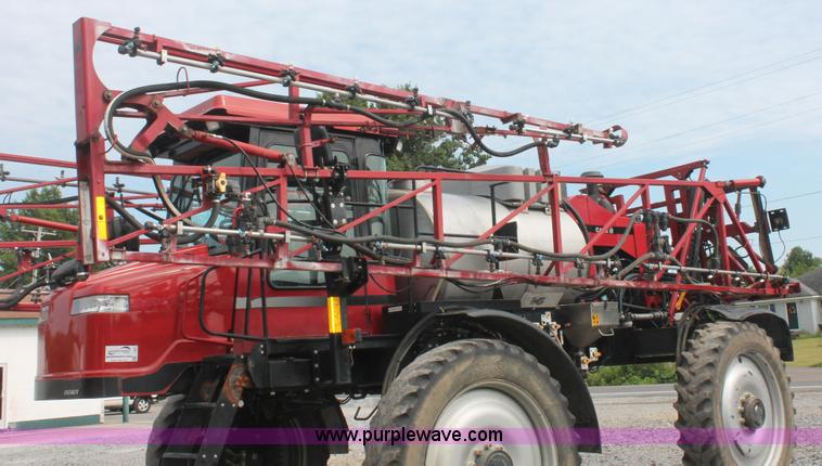 image for item I7882 2005 Case IH SPX3310 Patriot self-propelled sprayer