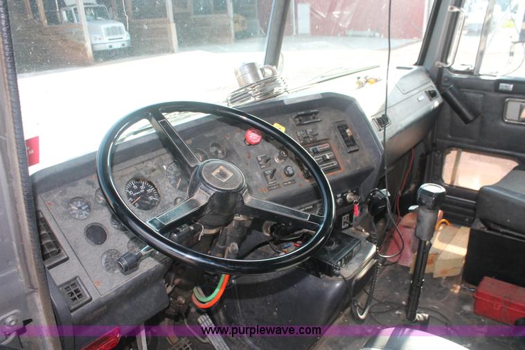 image for item I7883 1992 Volvo WG tender truck