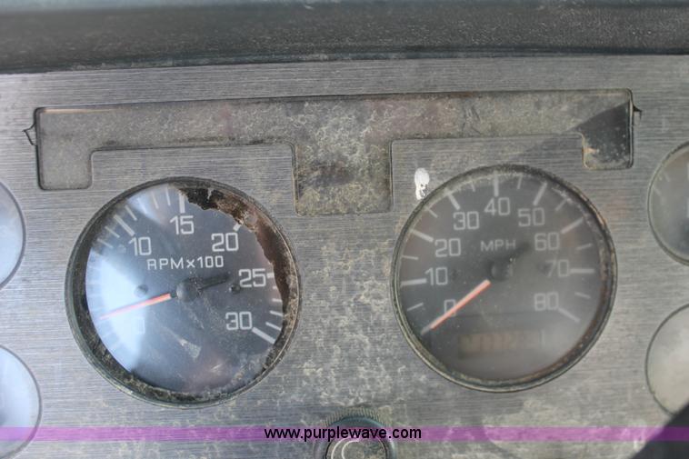 image for item I7883 1992 Volvo WG tender truck