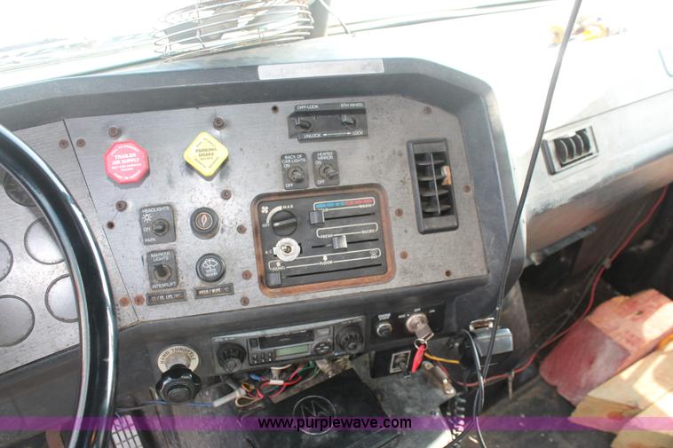 image for item I7883 1992 Volvo WG tender truck