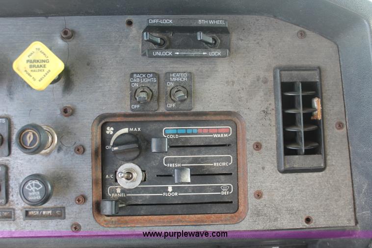 image for item I7883 1992 Volvo WG tender truck