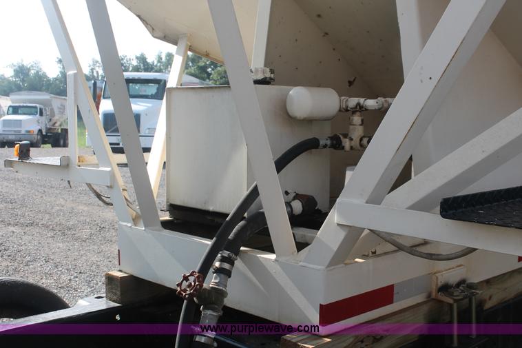 image for item I7883 1992 Volvo WG tender truck