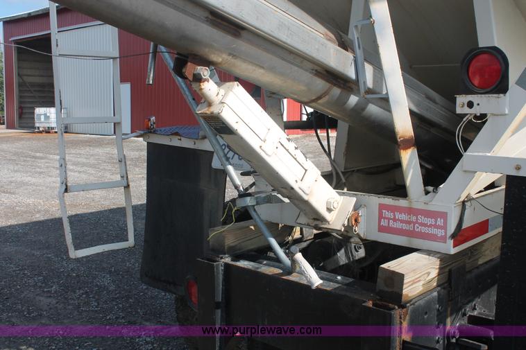 image for item I7883 1992 Volvo WG tender truck