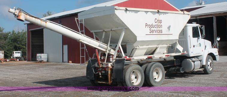 image for item I7884 1998 Volvo WG tender truck