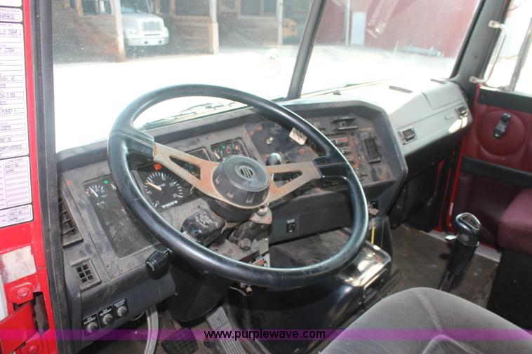 image for item I7884 1998 Volvo WG tender truck