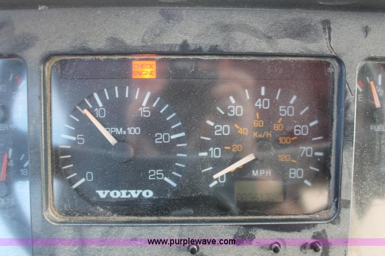 image for item I7884 1998 Volvo WG tender truck