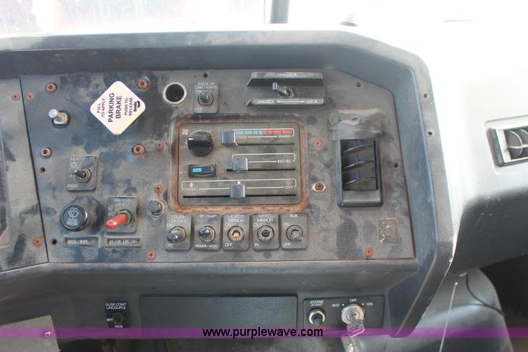 image for item I7884 1998 Volvo WG tender truck